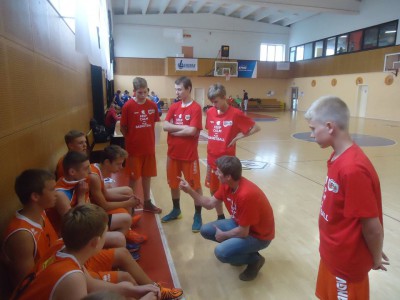 Naisiuose vyko A.Sireikos KA organizuotas krepšinio turnyras