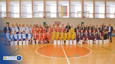 Akmenės SC ekipa Ukmergėje čiupo Merginų U18 B diviziono aukso medalius