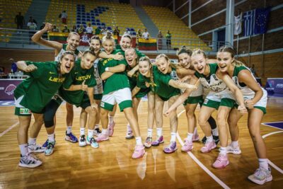 Pasipriešinimo iš bosnių nesulaukusios aštuoniolikmetės triukšmingai žengė į ketvirtfinalį